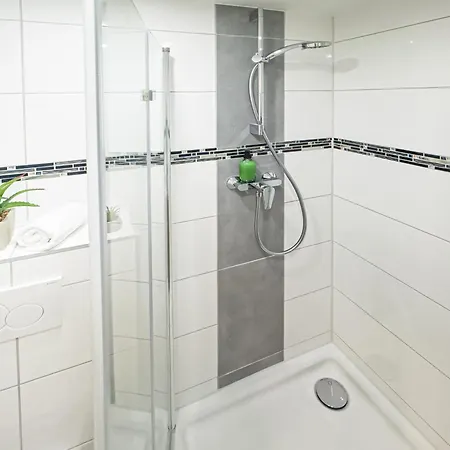 Apartment Immostay S#1 Zimmer - Parkplatz & Wlan, Modern, 4k-tv, Naehe Mercedes Benz