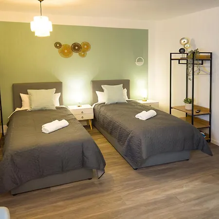 Immostay S#1 Zimmer - Parkplatz & Wlan, Modern, 4k-tv, Naehe Mercedes Benz Apartment