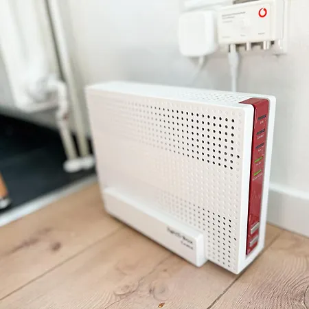 Immostay S#1 Zimmer - Parkplatz & Wlan, Modern, 4k-tv, Naehe Mercedes Benz Apartment *