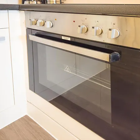 Apartment Immostay S#1 Zimmer - Parkplatz & Wlan, Modern, 4k-tv, Naehe Mercedes Benz *