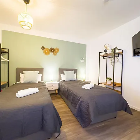 Immostay S#1 Zimmer - Parkplatz & Wlan, Modern, 4k-tv, Naehe Mercedes Benz * BRE