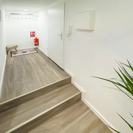 Immostay S#1 Zimmer - Parkplatz & Wlan, Modern, 4k-tv, Naehe Mercedes Benz * BRE