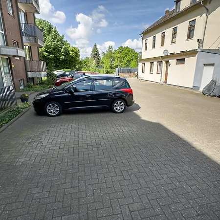 Immostay S#1 Zimmer - Parkplatz & Wlan, Modern, 4k-tv, Naehe Mercedes Benz *